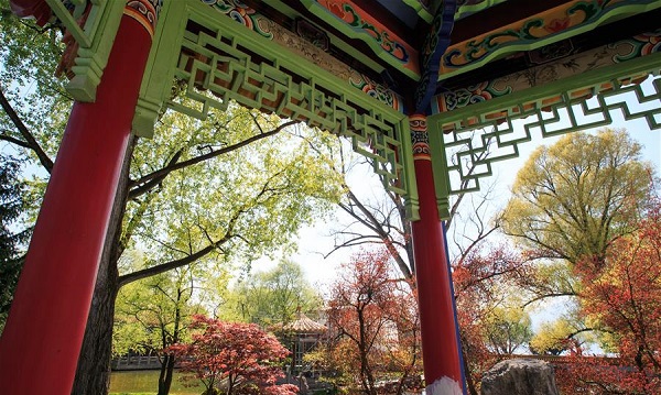 瑞士苏黎世中国园:昆明市赠建的苏黎世湖东岸中国园景色,欧洲