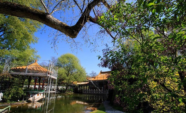 瑞士苏黎世中国园:昆明市赠建的苏黎世湖东岸中国园景色,欧洲