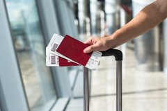 英国每年有5万乘客被拒登机 去英国被航空公司拒登机怎么办？