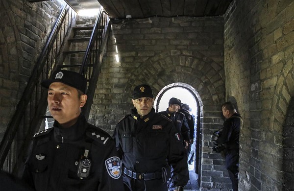 中国意大利联合警务巡逻警员在八达岭长城进行联合警务巡逻,欧洲,欧洲网