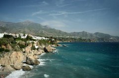 西班牙旅游之安达卢西亚地中海白色小镇:马拉加Málaga的内尔哈Nerja