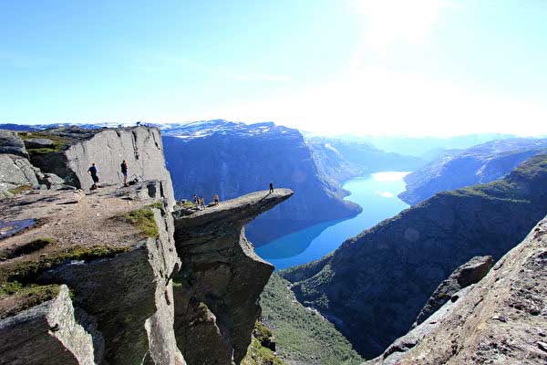 挪威巨人之舌Trolltunga:欧达小镇Skjeggedal峡谷奇石-恶魔巨人之舌,欧洲,欧洲网