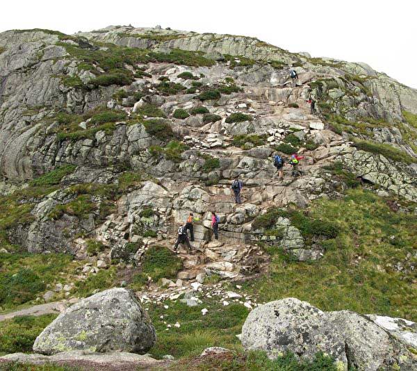 挪威奇迹岩Kjeragbolten/Kjerag:谢拉格山巨岩裂缝中的奇石-奇迹岩,欧洲