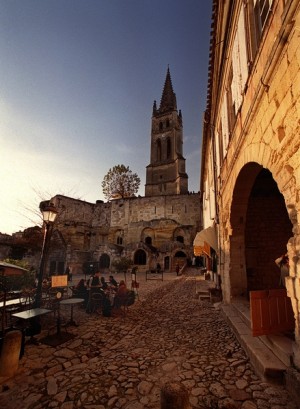 法国圣埃米利翁SaintEmilion欧洲最大的地下教堂:圣埃米利翁巨石教堂,欧洲,欧洲网