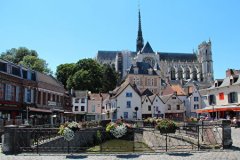 欧洲18个不可思议景点:法国Picardie省亚眠Amiens圣母大教堂和索姆河