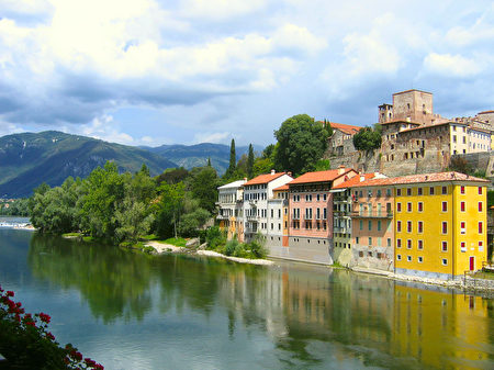 欧洲18个不可思议景点:意大利布伦塔河畔的巴萨诺镇Bassano-白兰地,欧洲,欧洲网
