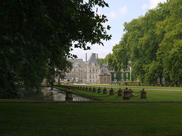 法国加蒂奈Gatinais地区路易十三的库朗塞城堡Château de Courances,欧洲,欧洲网