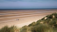 英国兰开夏郡Lancashire旅游：拥有众多巨大沙丘的福姆比Formby海滩