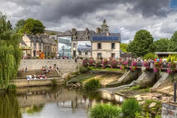Brittany法国布列塔尼旅游:卡西里La Gacilly参观Yves Rocher 工厂,欧洲,欧洲网