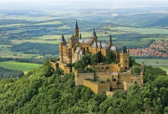 霍亨索伦城堡Burg Hohenzollern-德国南部最著名的普鲁士王朝城堡,欧洲