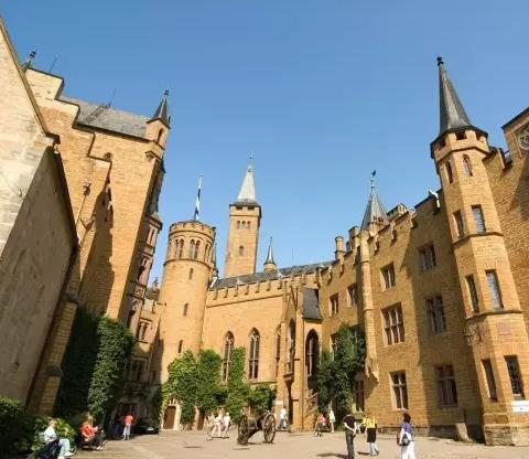 霍亨索伦城堡Burg Hohenzollern-德国南部最著名的普鲁士王朝城堡,欧洲