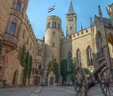 霍亨索伦城堡Burg Hohenzollern-德国南部最著名的普鲁士王朝城堡,欧洲