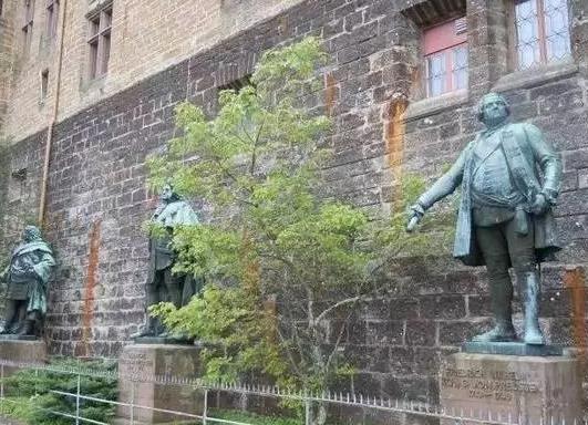 霍亨索伦城堡Burg Hohenzollern-德国南部最著名的普鲁士王朝城堡,欧洲