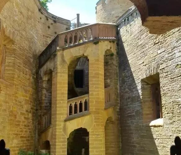 霍亨索伦城堡Burg Hohenzollern-德国南部最著名的普鲁士王朝城堡,欧洲