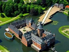 安霍尔特水上城堡Burg Anholt：水中的德国私家古堡-安霍尔特城堡