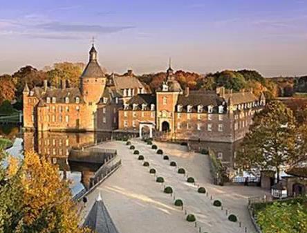 安霍尔特水上城堡Burg Anholt：水中的德国私家古堡-安霍尔特城堡,欧洲,欧洲网