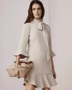 Karen Millen品牌:英国Aurora旗下-高级奢华女性时装，化妆品和保养品