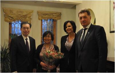 驻立陶宛大使魏瑞兴和夫人顾瑶琴邀请立前总理到官邸做客,欧洲,欧洲网