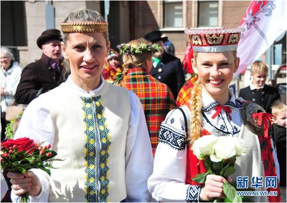 2017年5月4日拉脱维亚首都里加巡游活动纪念拉脱维亚独立27周年,欧洲,欧洲网