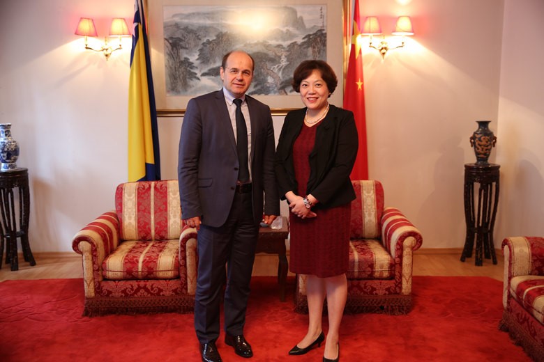 波黑民政部长奥斯马诺维奇到访中国驻波黑使馆,欧洲,欧洲网