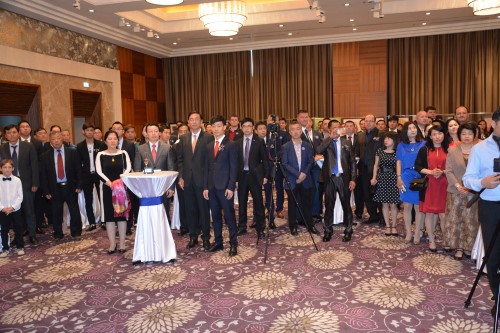驻斯洛伐克大使林琳大使及夫人廖元翠出席斯华人青年联合商会成立式,欧洲,欧洲网