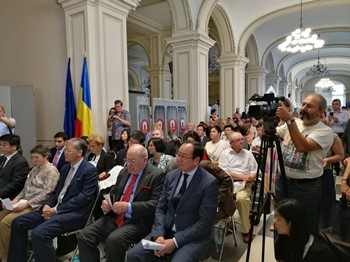 驻罗马尼亚大使徐飞洪赴罗马尼亚国家历史博物馆出席柯列然夫妇,欧洲