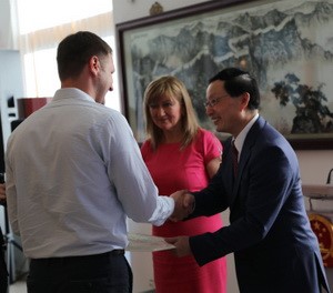 驻斯洛伐克大使林琳为斯洛伐克赴华留学生及中国文化爱好者举办招待会,欧洲,欧洲网