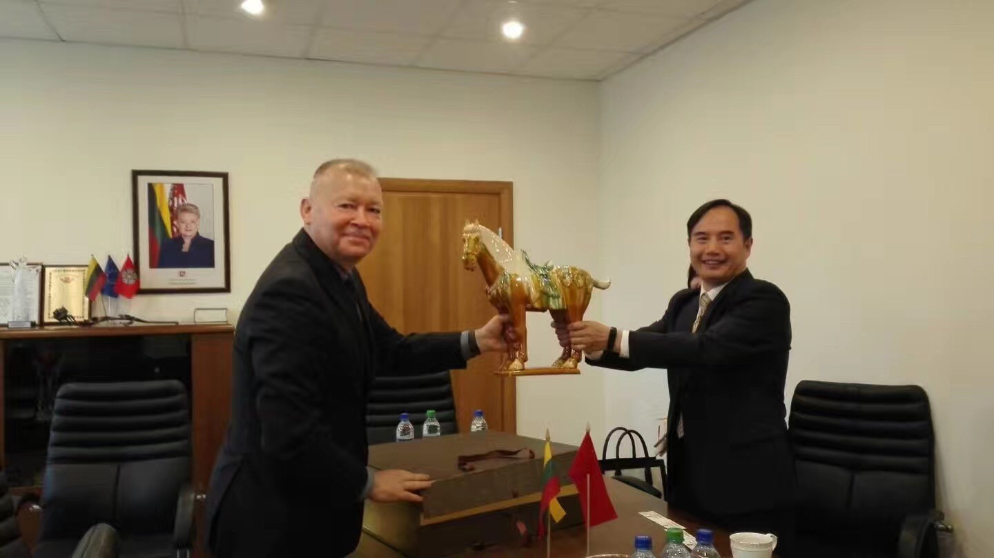 陈霖参赞访立陶宛第六大城市阿利图斯 乳制品企业Rinova向中国市场,欧洲