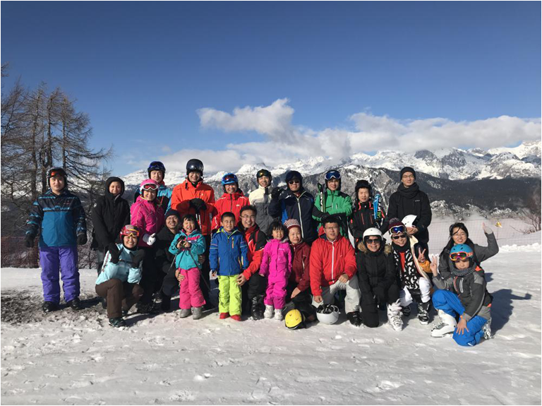 驻斯洛文尼亚使馆馆员与华侨华人赴沃格尔滑雪场Vogel Ski Center滑雪,欧洲